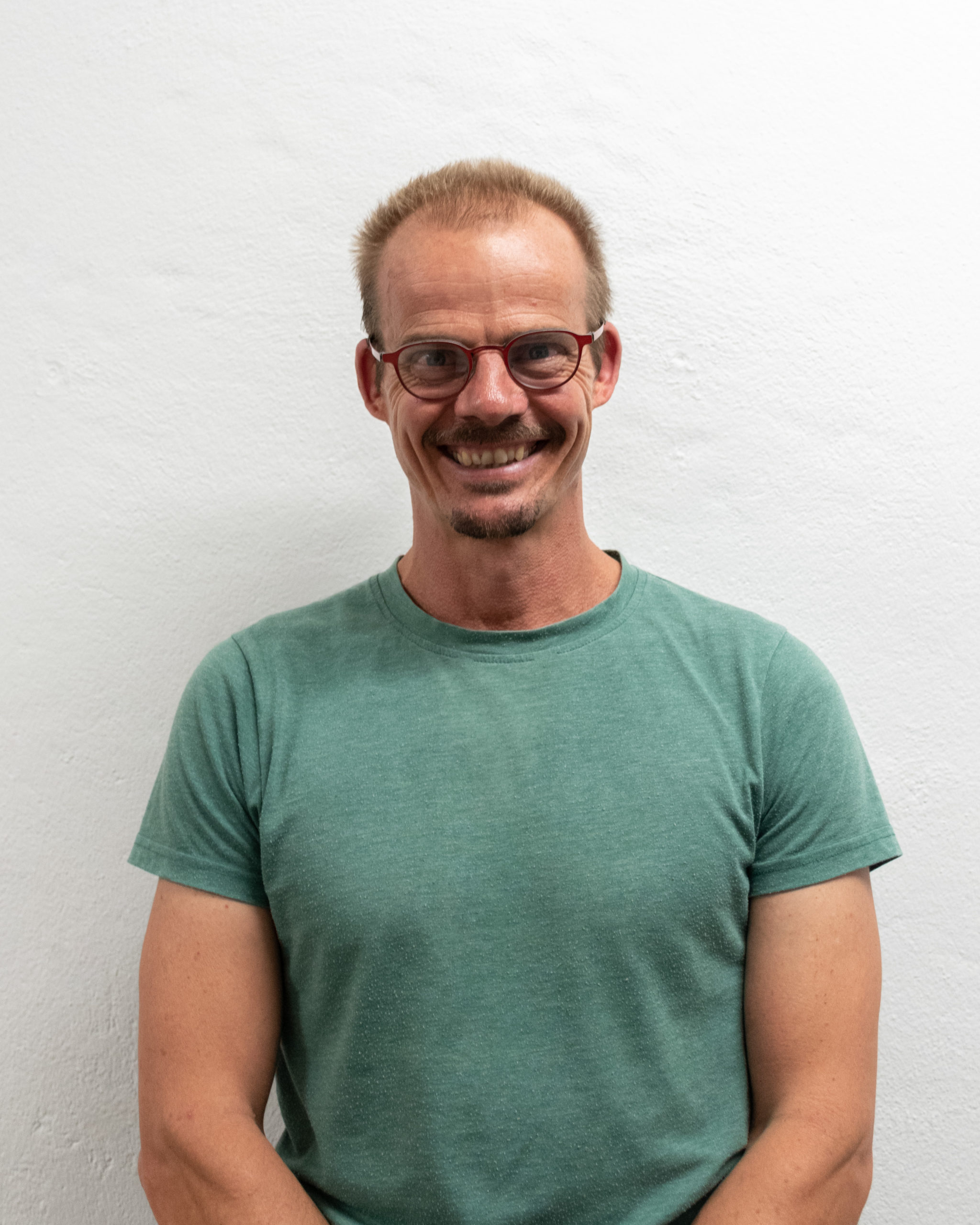 Étienne Arlettaz — Cours : Cirque accro avancé, Cirque Adulte, Cirque Adulte "libre"